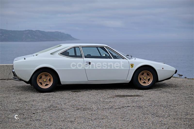 FERRARI 308 GT4 DINO