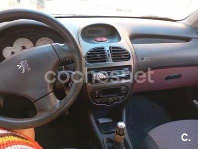 PEUGEOT 206