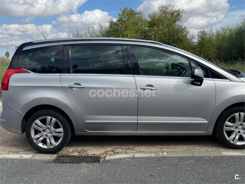 PEUGEOT 5008 Allure 2.0 BlueHDi 150 FAP