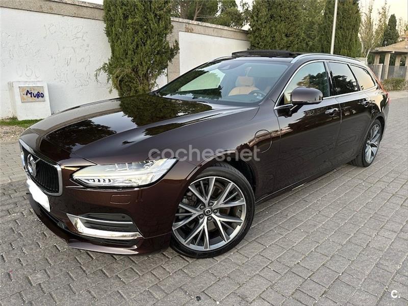 VOLVO V90 2.0 T8 AWD Momentum Auto