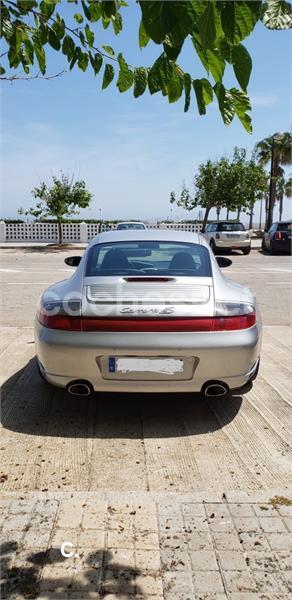 PORSCHE 911 Carrera 4S