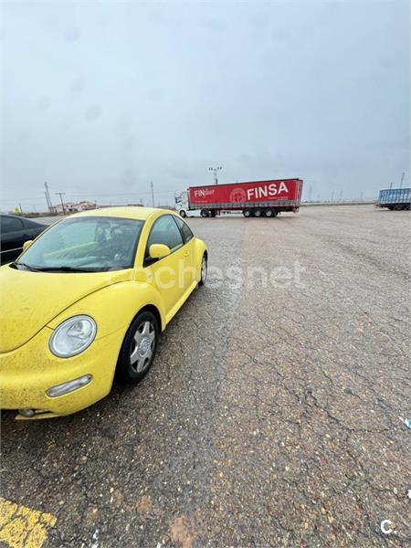 VOLKSWAGEN New Beetle