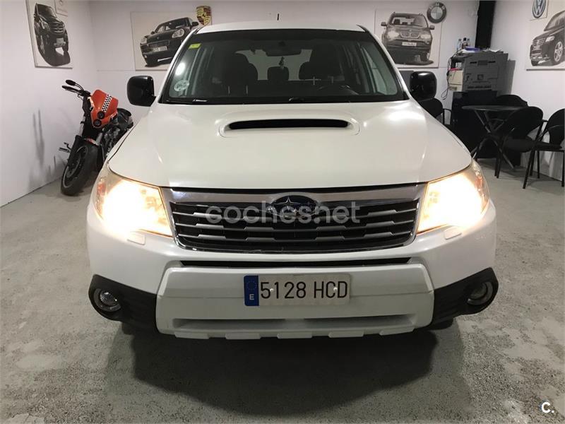 SUBARU Forester 2.0 D Executive