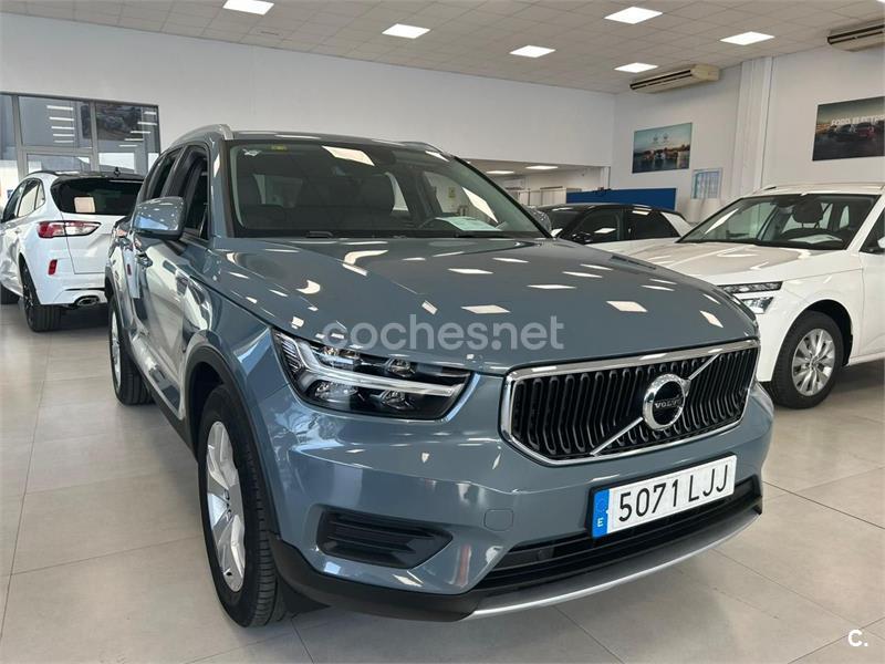 VOLVO XC40 2.0 D3 AWD Momentum Auto