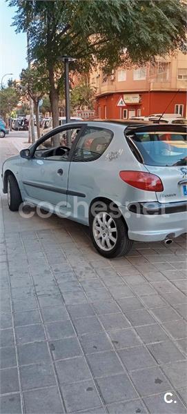 PEUGEOT 206