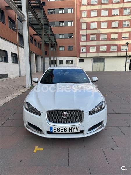 JAGUAR XF 2.2 Diesel Premium Luxury 4p.