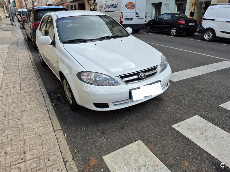 DAEWOO Lacetti 1.6 SX ano modelo 2004