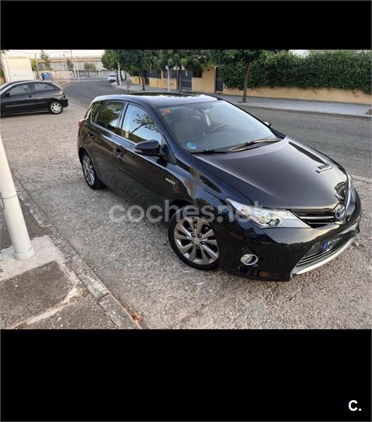 TOYOTA Auris Hybrid Advance