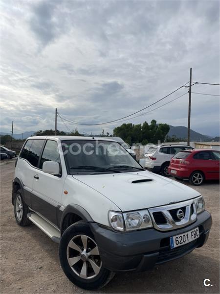 NISSAN Terrano 2.7 TDi Comfort Plus