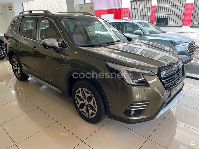 SUBARU Forester 2.0i Hybrid CVT Executive Plus