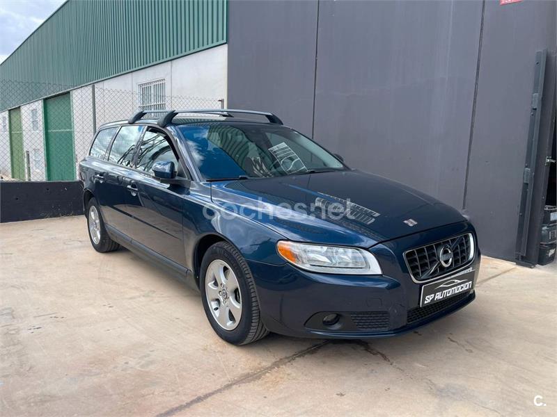 VOLVO V70 2.0 D3 Momentum