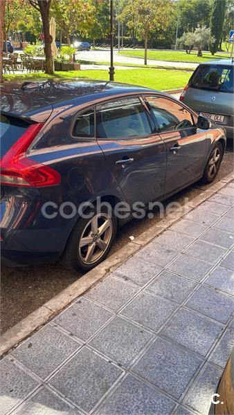 VOLVO V40 1.6 D2 Momentum Auto