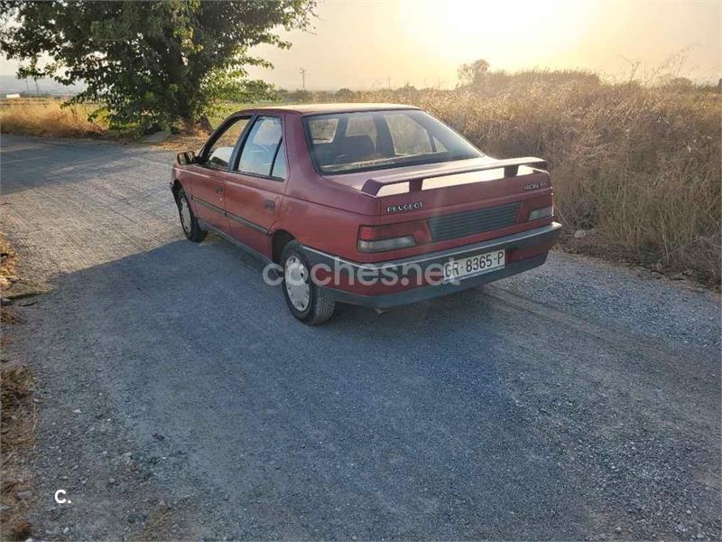 PEUGEOT 405