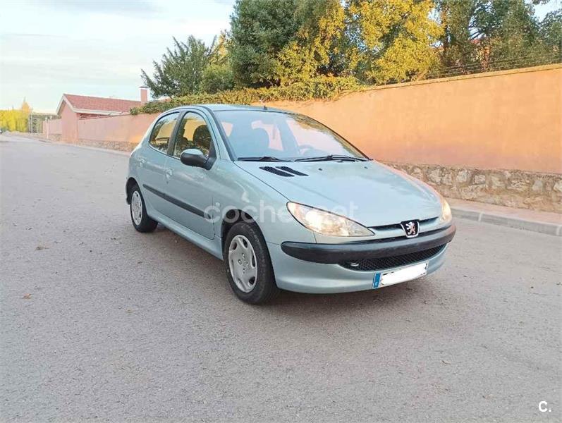 PEUGEOT 206