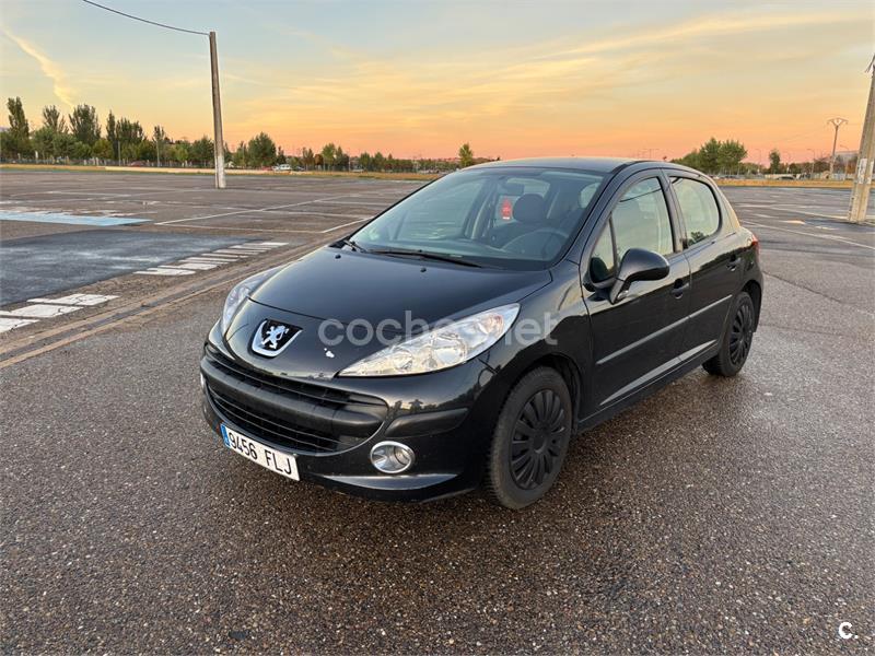 PEUGEOT 207 1.4 75 Urban