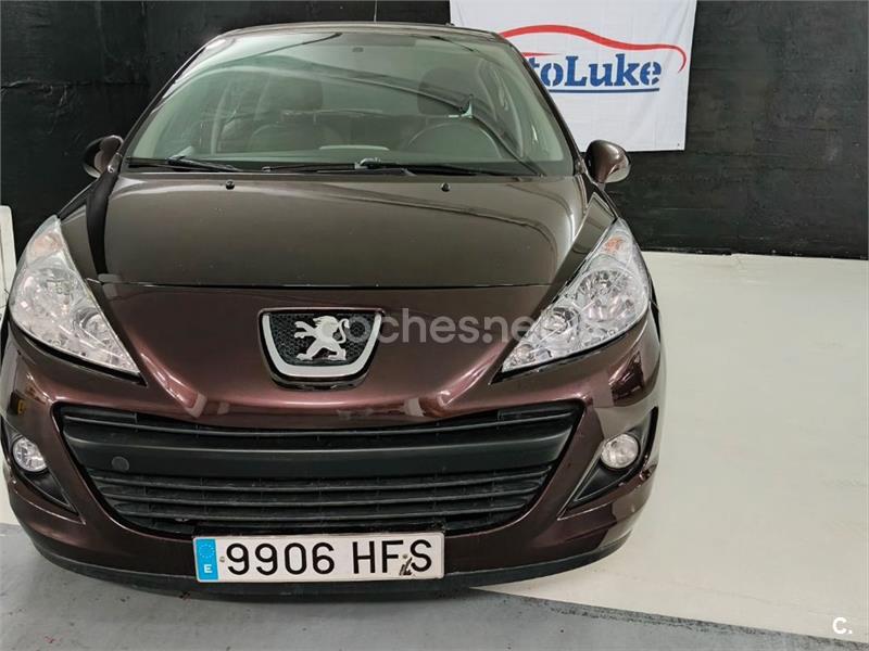 PEUGEOT 207 Business Line 1.4 75