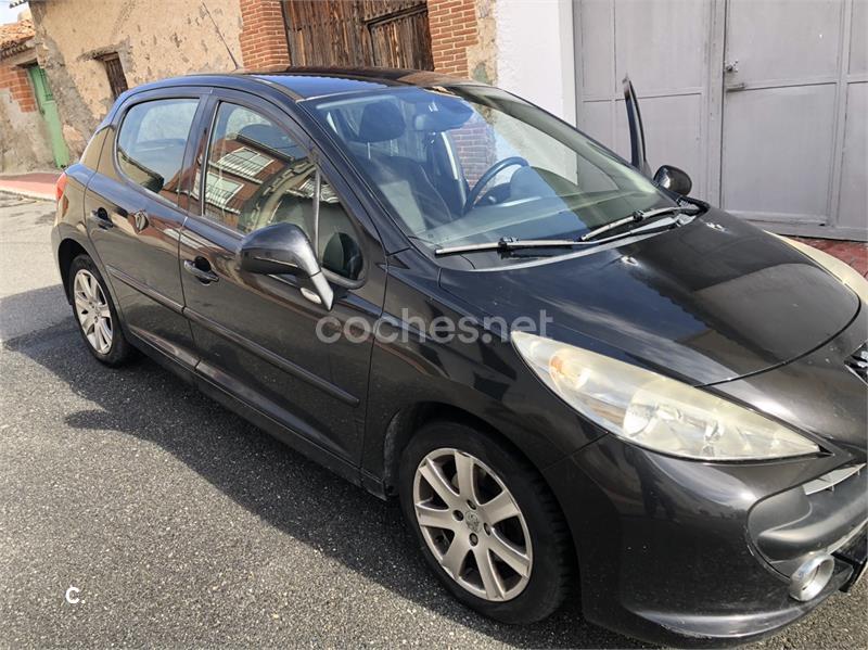 PEUGEOT 207 Premium 1.6 HDI 90