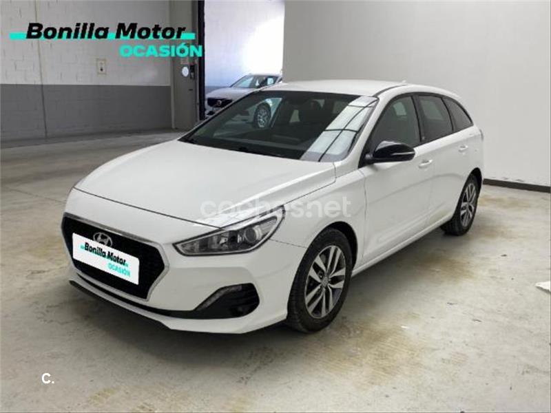 HYUNDAI i30 1.0 TGDI Link Fastback