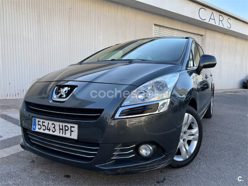 PEUGEOT 5008 Active 1.6 eHDI 115 FAP ETG6 Blue Lion