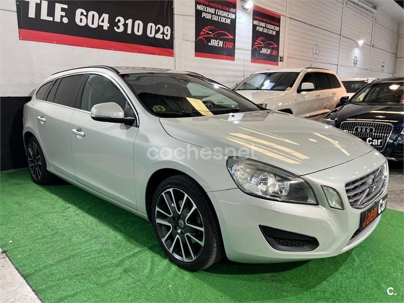 VOLVO V60 2.0 D4 Momentum