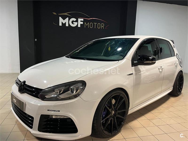 VOLKSWAGEN Golf 2.0 TSI 4Motion R