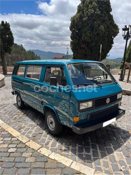 VOLKSWAGEN Caravelle