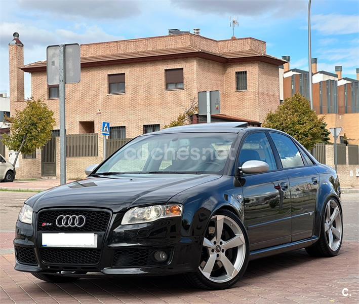 AUDI RS4 4.2 FSI quattro