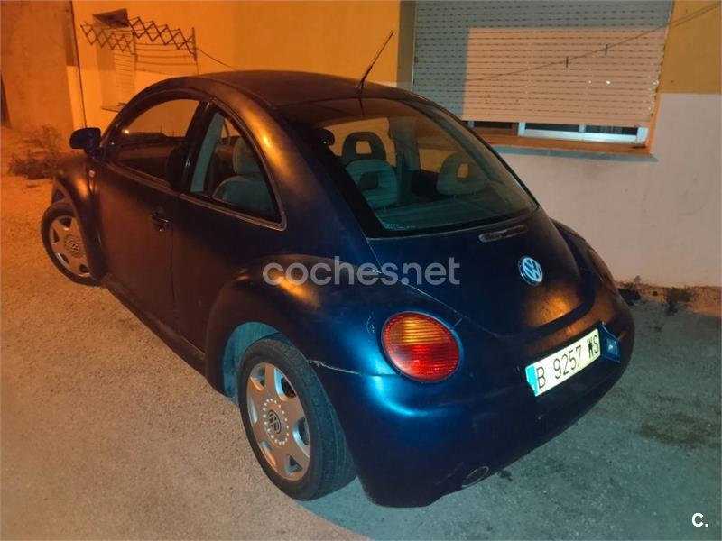 VOLKSWAGEN New Beetle