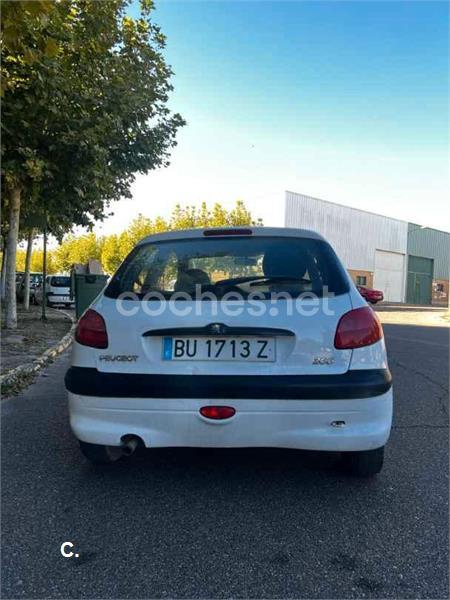 PEUGEOT 206