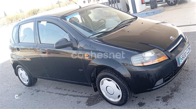 DAEWOO Kalos 1.2 SE ano modelo 2004 5p.