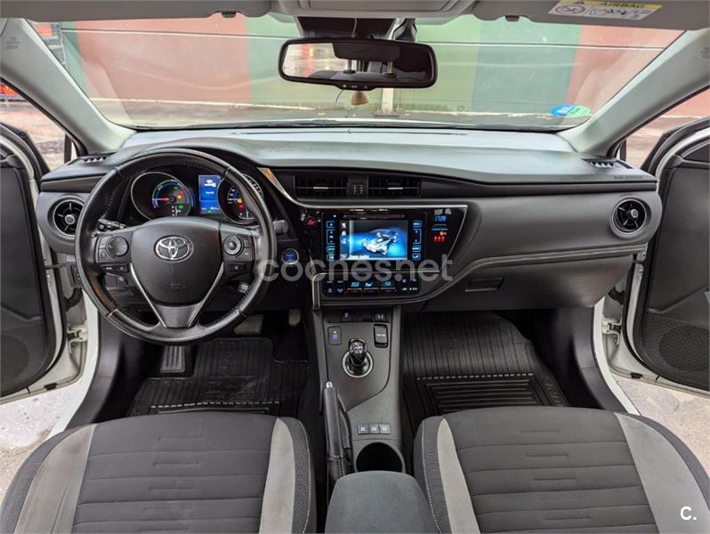 TOYOTA Auris 1.8 140H Active Touring Sports