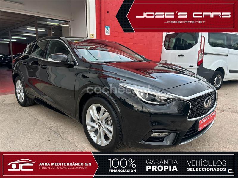 INFINITI Q30 1.5D PREMIUM