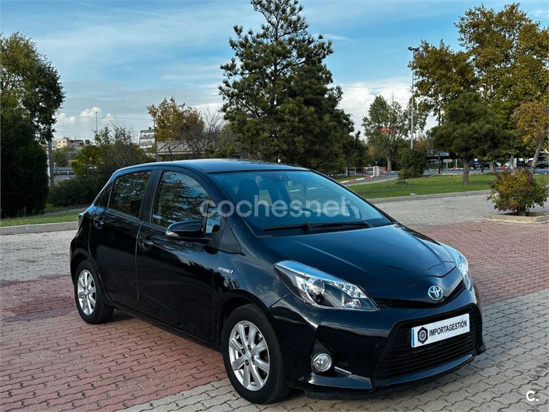 TOYOTA Yaris Hybrid Active