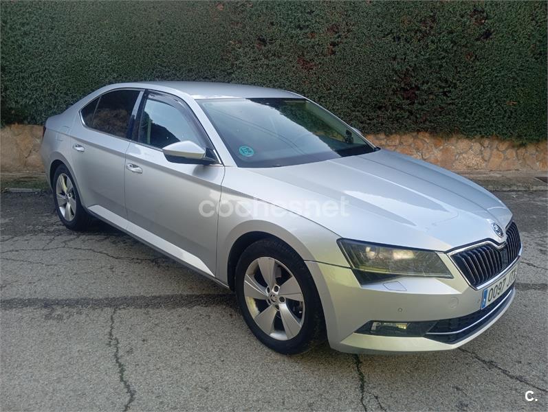 SKODA Superb 2.0 TDI Style