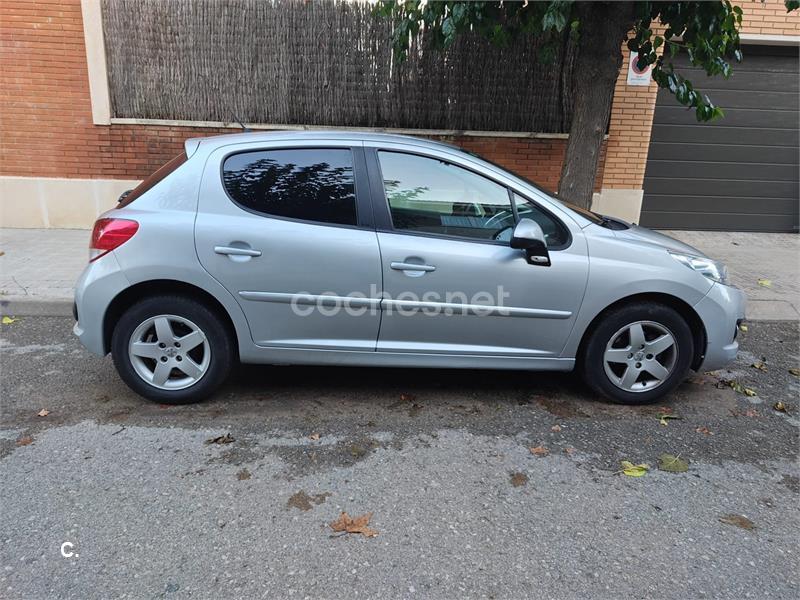 PEUGEOT 207 BUSINESS LINE 1.4i 75