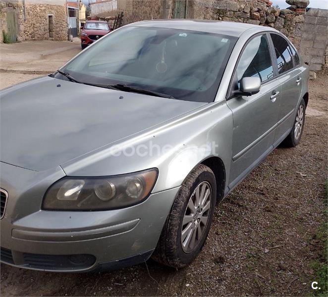 VOLVO S40