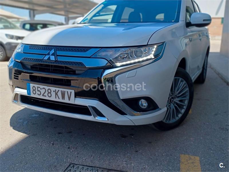 MITSUBISHI Outlander 2.4 PHEV Motion Auto 4WD MY19.5