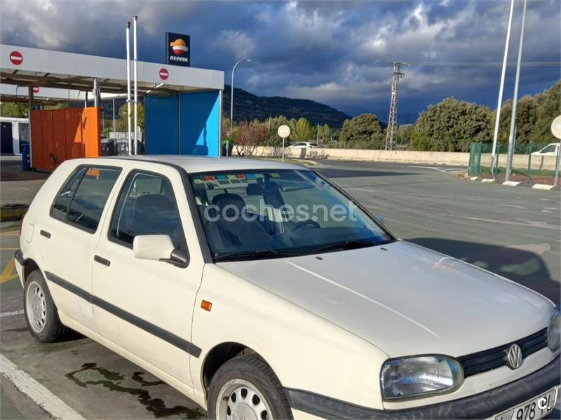 VOLKSWAGEN Golf GOLF 1.6 GL