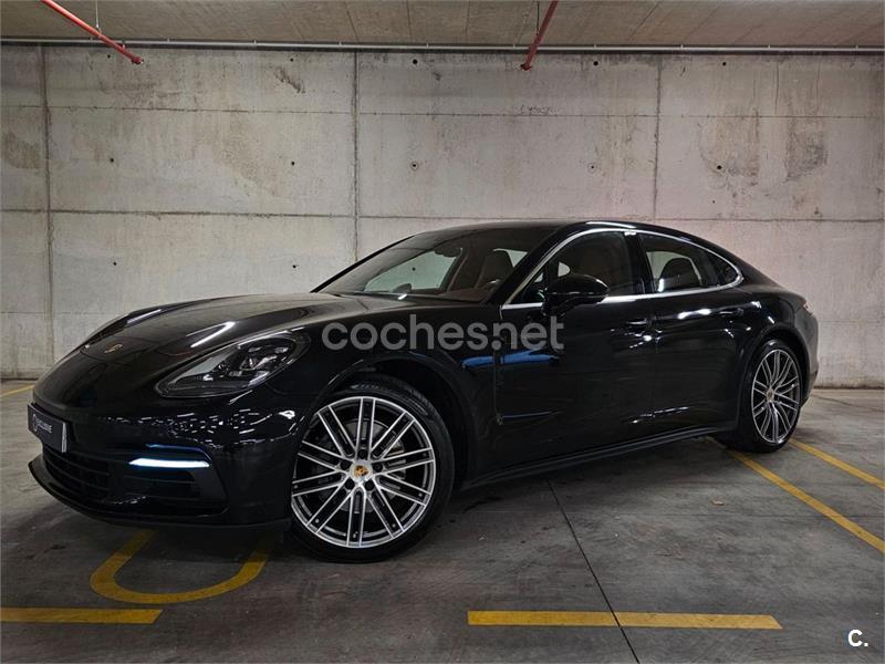 PORSCHE Panamera 4S