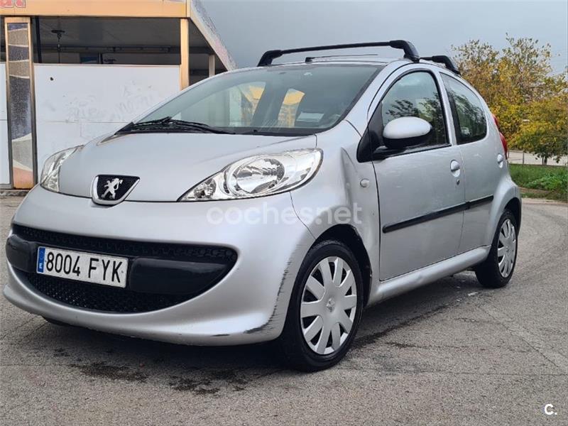 PEUGEOT 107 1.0i Urban