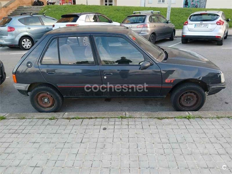 PEUGEOT 205