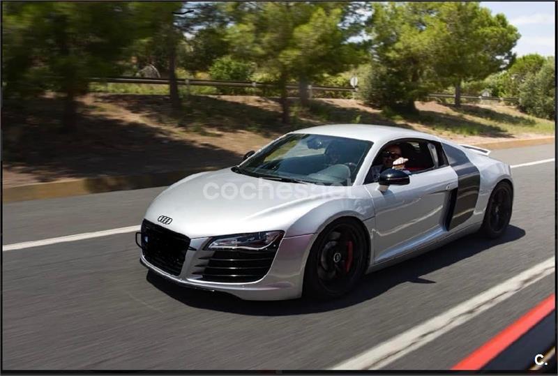 AUDI R8 4.2 FSI V8 quattro R tronic