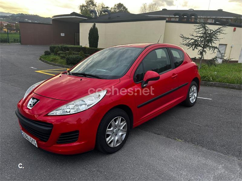 PEUGEOT 207 Confort 1.4 75