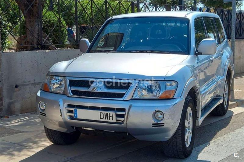 MITSUBISHI Montero