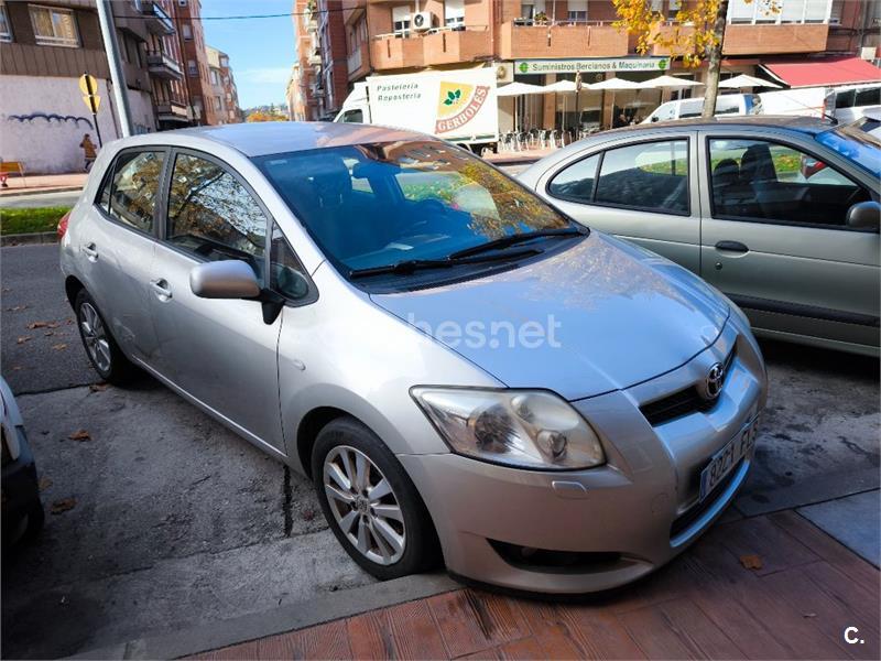 TOYOTA Auris 2.0 D4D Sol