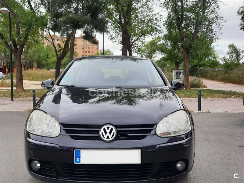 VOLKSWAGEN Golf 1.6 FSI Highline