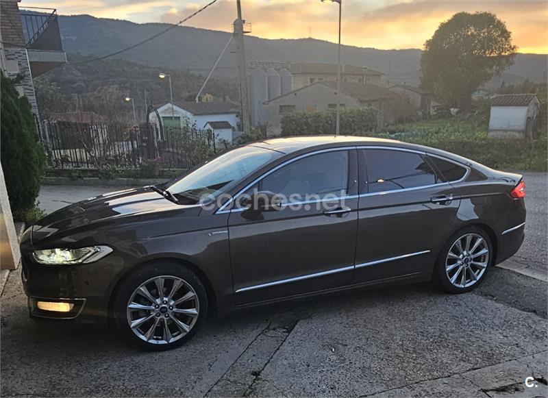 FORD Mondeo 2.0 TDCi PowerShift Vignale Sedan