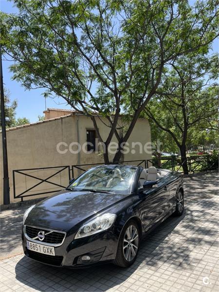 VOLVO C70 2.0 D4 Momentum