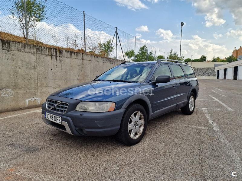 VOLVO XC70 2.4 D5 Momentum