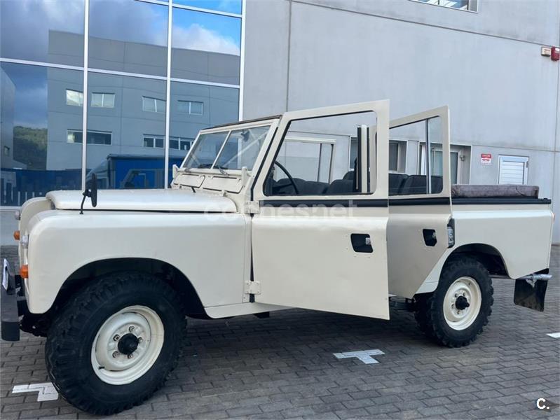 LAND-ROVER Defender